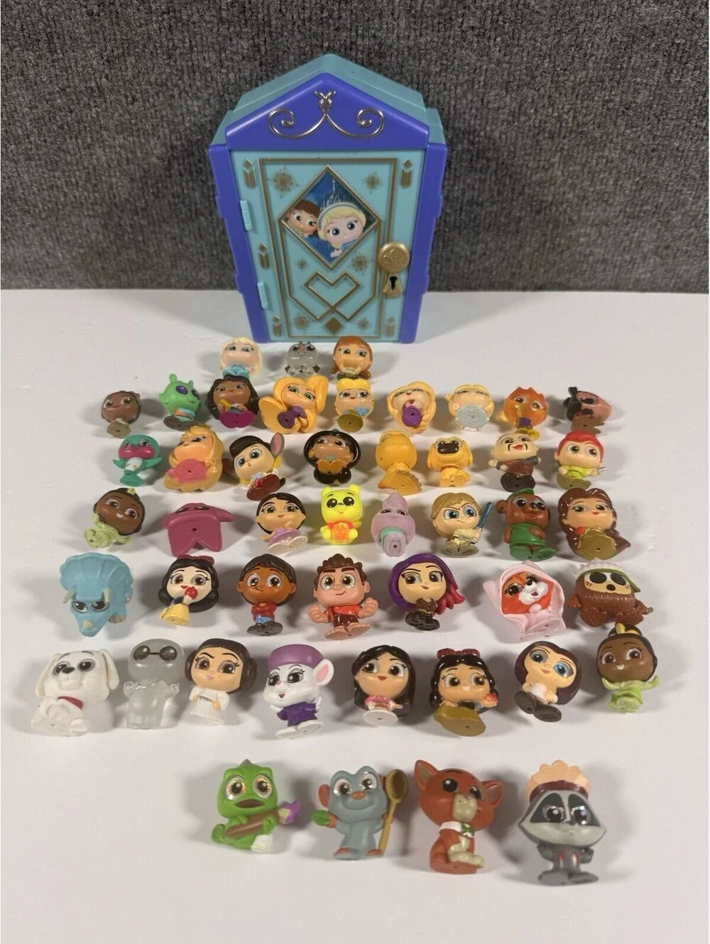 Disney Doorables Mixed Lot 47 Pieces Plus Frozen House